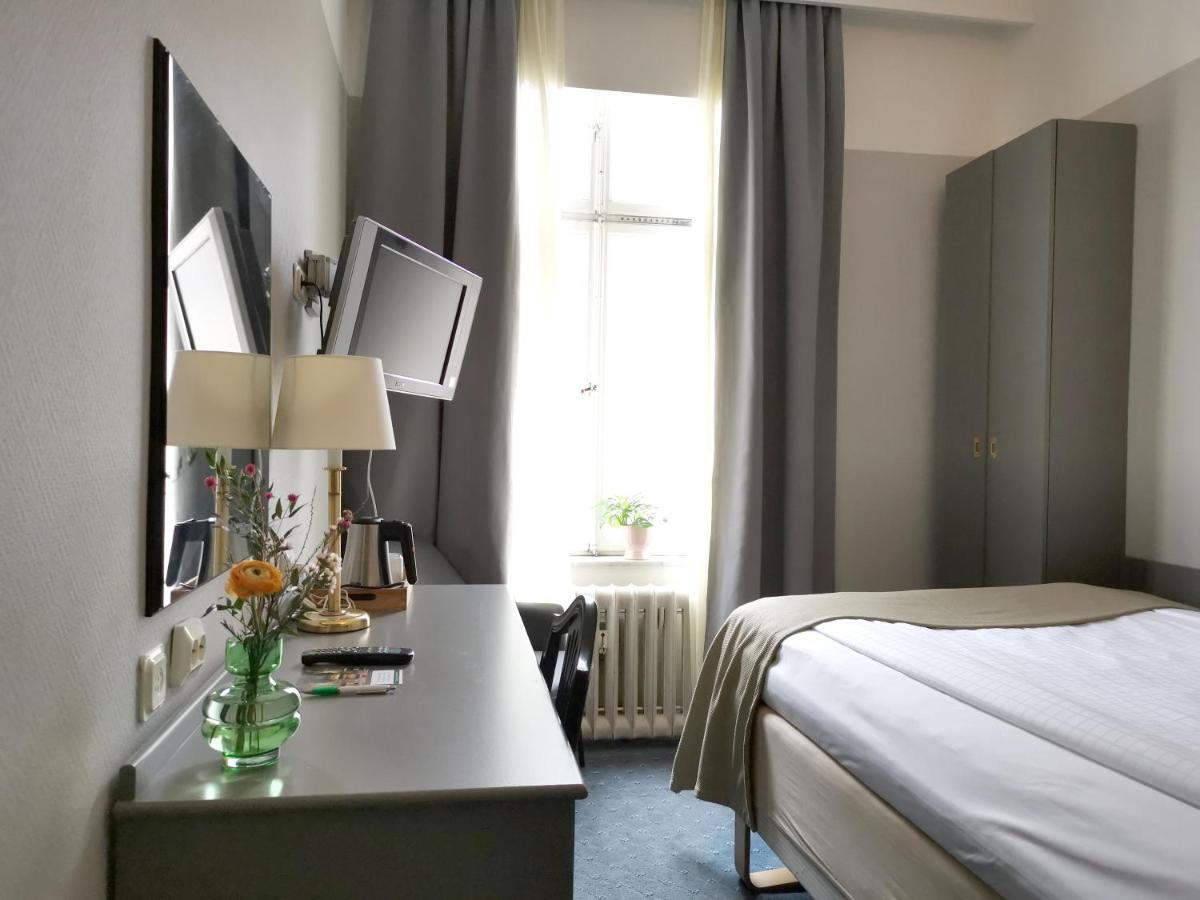 Crystal Plaza Hotel Stockholm Exterior photo