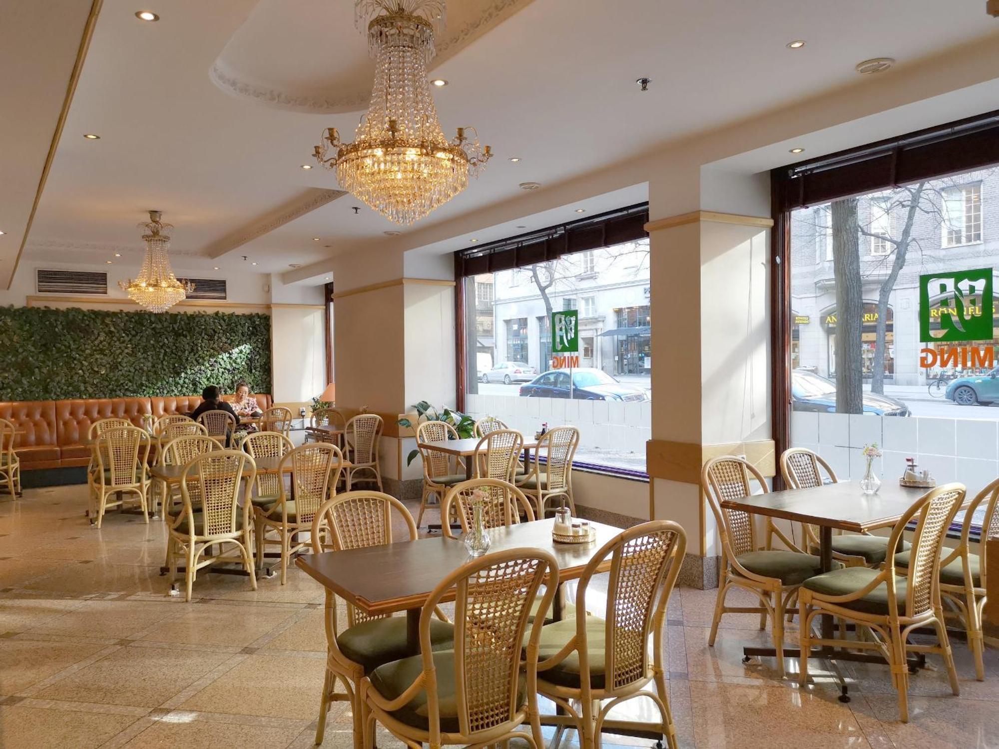 Crystal Plaza Hotel Stockholm Exterior photo